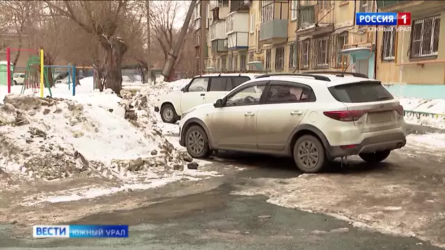 В Челябинске начали штрафовать за парковку у мусорных баков