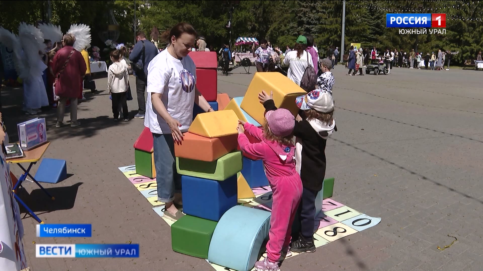 Дети-сироты представили свое творчество на фестивале в Челябинске