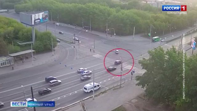 Огромная пробка: 2 автомобиля столкнулись в Челябинске