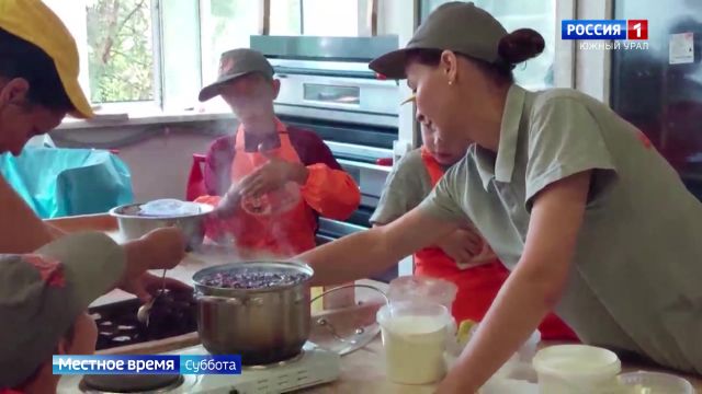 Южном Урале дети-волонтеры готовят сладкие подарки для жителей Донбасса