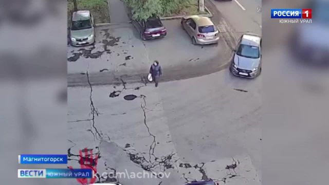 В Магнитогорске автомобиль сбил женщину-пешехода на перекрестке