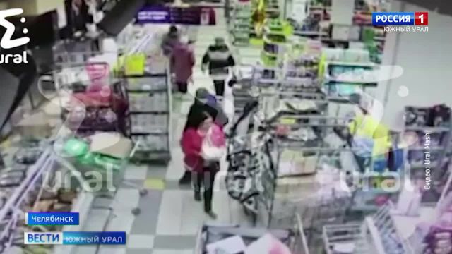Мужчина напал с ножом на женщину в супермаркете Челябинска