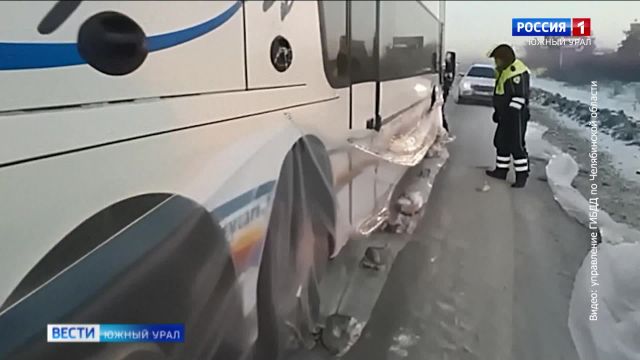 Автобус застрял в мороз на трассе в Челябинской области