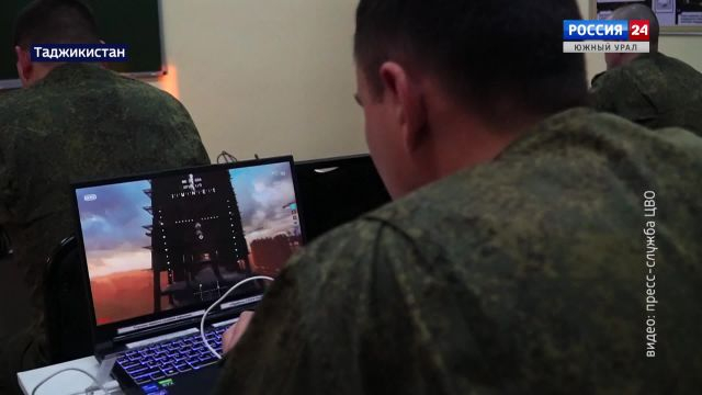 Военные ЦВО совершенствуют навыки управления дронами на базе в Таджикистане